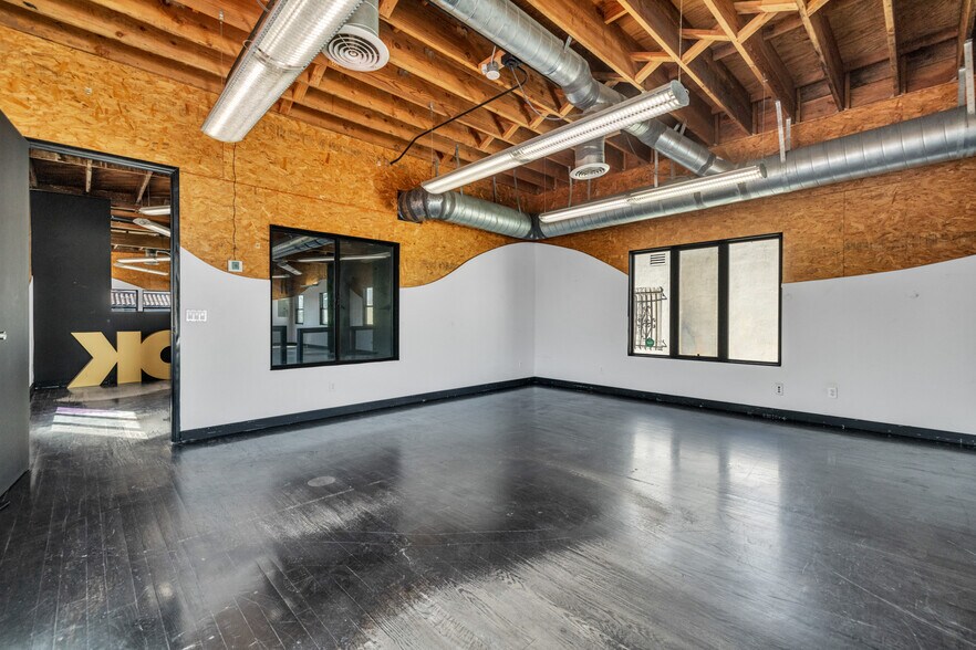 More Photos Of 5008 Venice Blvd, Los Angeles Loft Creative Space For Lease