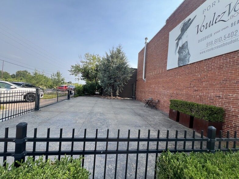 More Photos Of 820 E 3rd St, Tulsa Storefront Retail Office For Lease