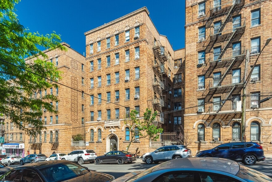 More Photos Of 2300 Sedgwick Ave, Bronx Apartments For Sale