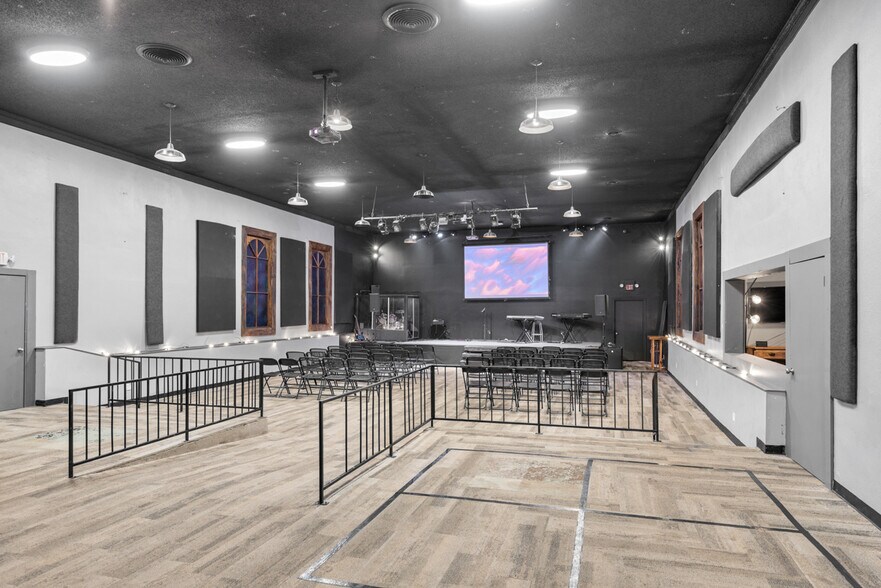 More Photos Of 310 Coles Ferry Pike, Lebanon Religious Facility For Sale