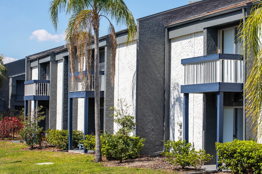 More Photos Of 804 Fairmaiden Ln, Brandon Apartments For Sale