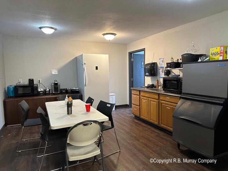 More Photos Of 1851 E Florida St, Springfield Warehouse For Lease