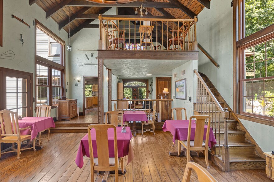 More Photos Of 40 Hospital Rd, Gettysburg Hotel For Sale