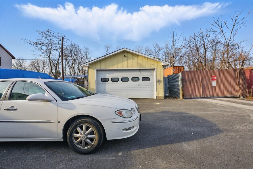 More Photos Of 203 E Blackwell St, Dover Multifamily For Sale