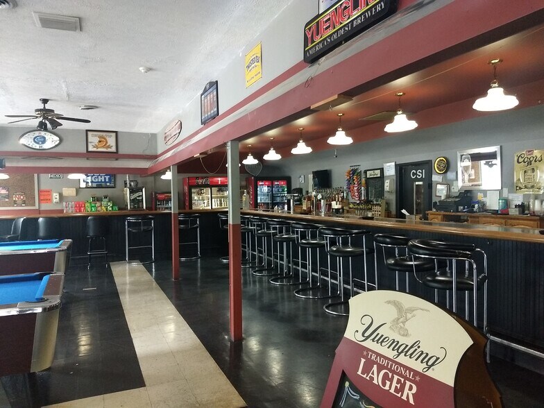 More Photos Of 1364 Susquehanna Trl, Liverpool Restaurant For Sale