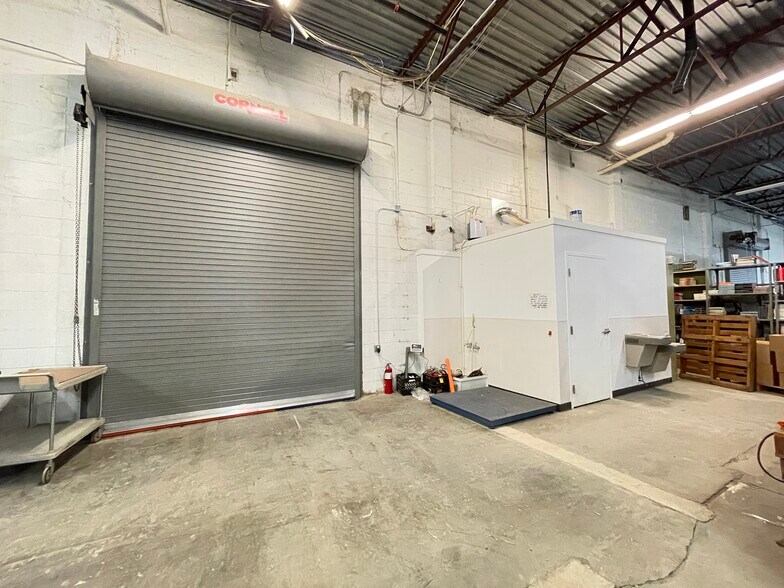 More Photos Of 5901 NE Waldo Rd, Gainesville Warehouse For Lease