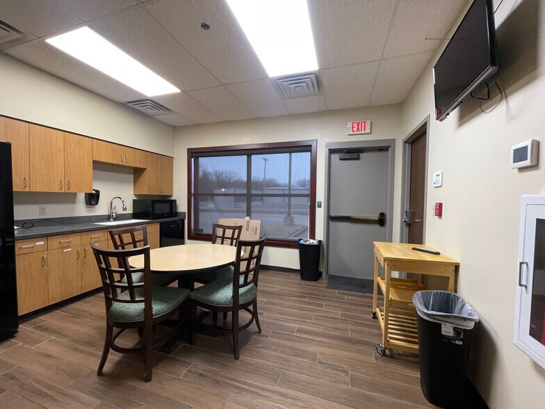 More Photos Of 5220 N Hwy 167, Catoosa Freestanding For Sale