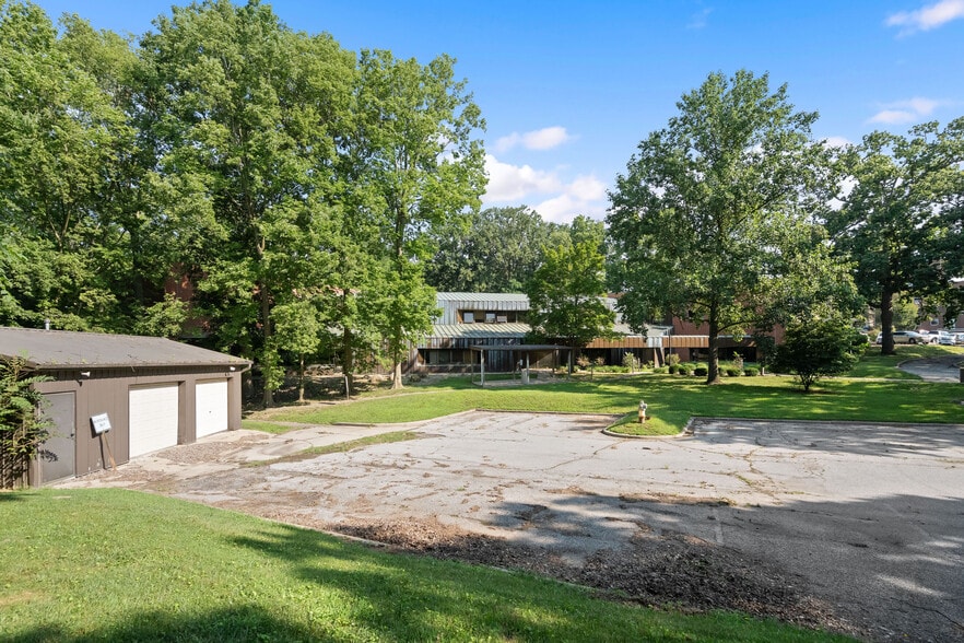More Photos Of 1015 Michigan Ave, Logansport Flex For Sale