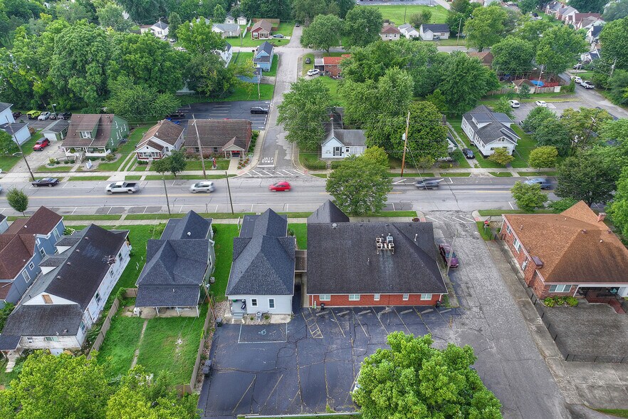 More Photos Of 1604 State St, New Albany Office For Sale