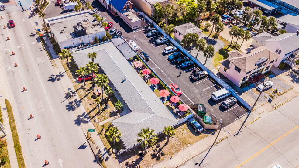 Primary Photo Of 600 Oakridge Blvd, Daytona Beach Hotel For Sale