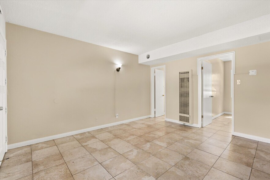 More Photos Of 10600 S Inglewood Ave, Inglewood Apartments For Sale