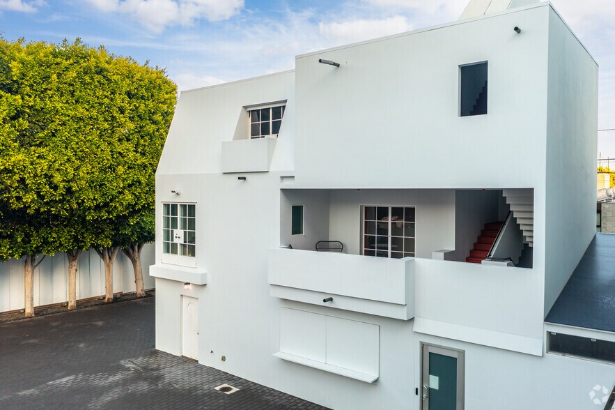 More Photos Of 57-69 Windward Ave, Venice Office For Lease