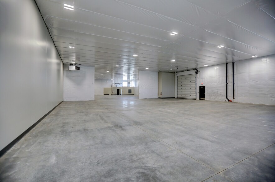 More Photos Of 5807 Thorpe, Spokane Light Distribution For Lease