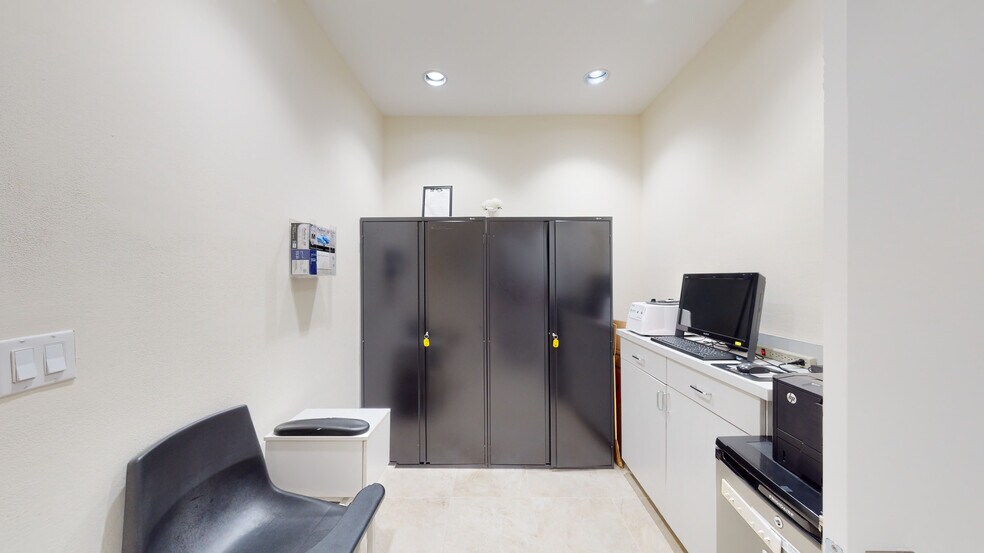 More Photos Of 235 W 49th St, Hialeah Medical For Sale