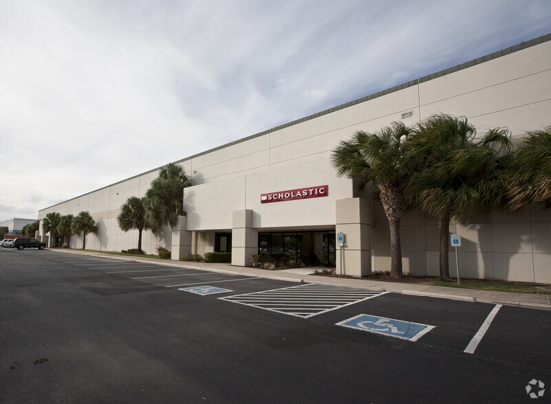 More Photos Of 5200 George McVay Dr, McAllen Distribution For Lease