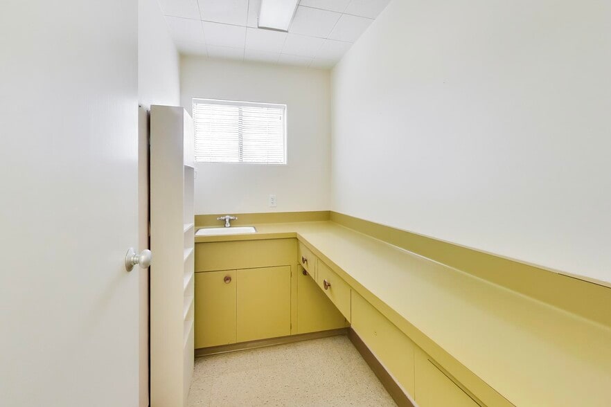 More Photos Of 345 W Portal Ave, San Francisco Medical For Lease