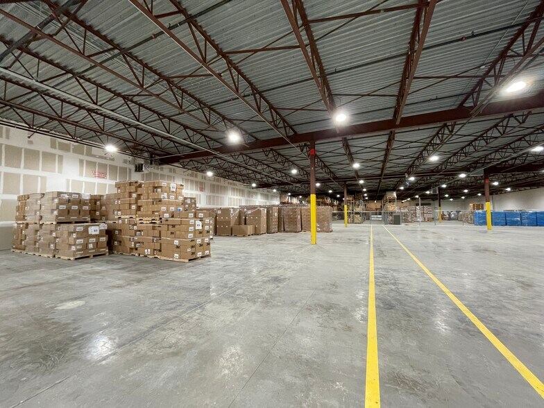 More Photos Of 5901 NE Waldo Rd, Gainesville Warehouse For Lease