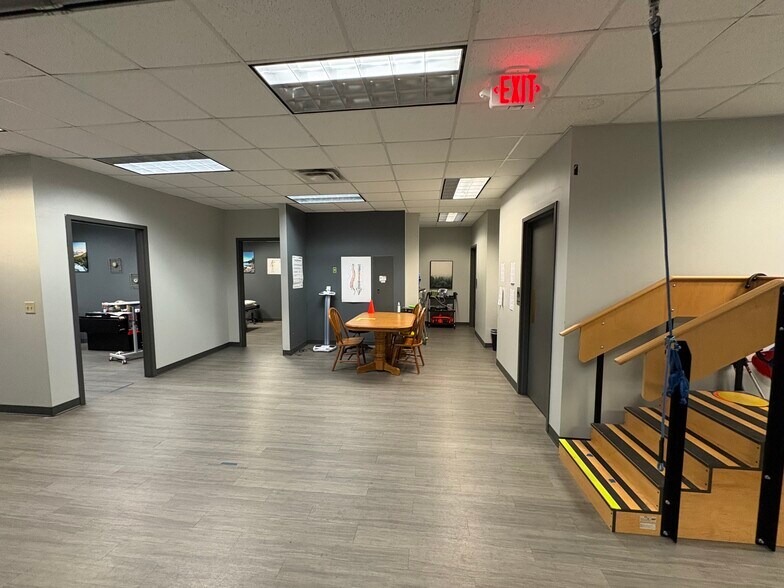 More Photos Of 1624 Westgate Cir, Brentwood Medical For Lease