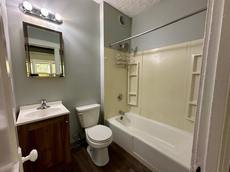More Photos Of 17020 Madison Ave, Lakewood Flex For Sale