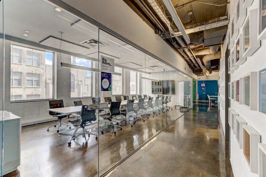 More Photos Of 215 Rue Saint-Jacques, Montréal Office For Lease