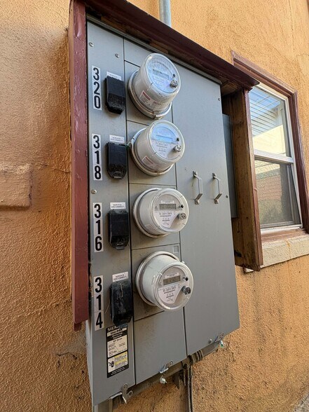 More Photos Of 617 W 3rd St, Long Beach Multifamily For Sale