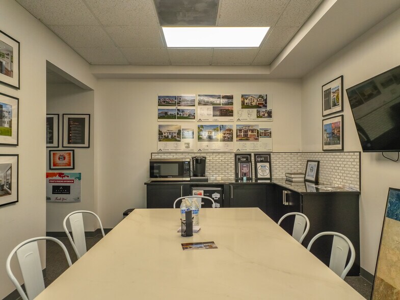 More Photos Of 3709 W Jetton Ave, Tampa Office For Sale