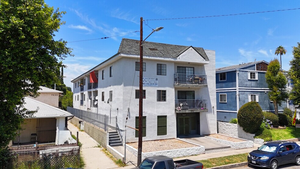 More Photos Of 7437 Haskell Ave, Van Nuys Apartments For Sale