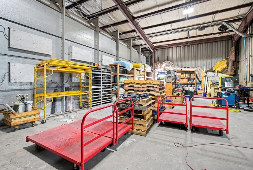 More Photos Of 32 Industrial Ct, Seekonk Warehouse For Lease