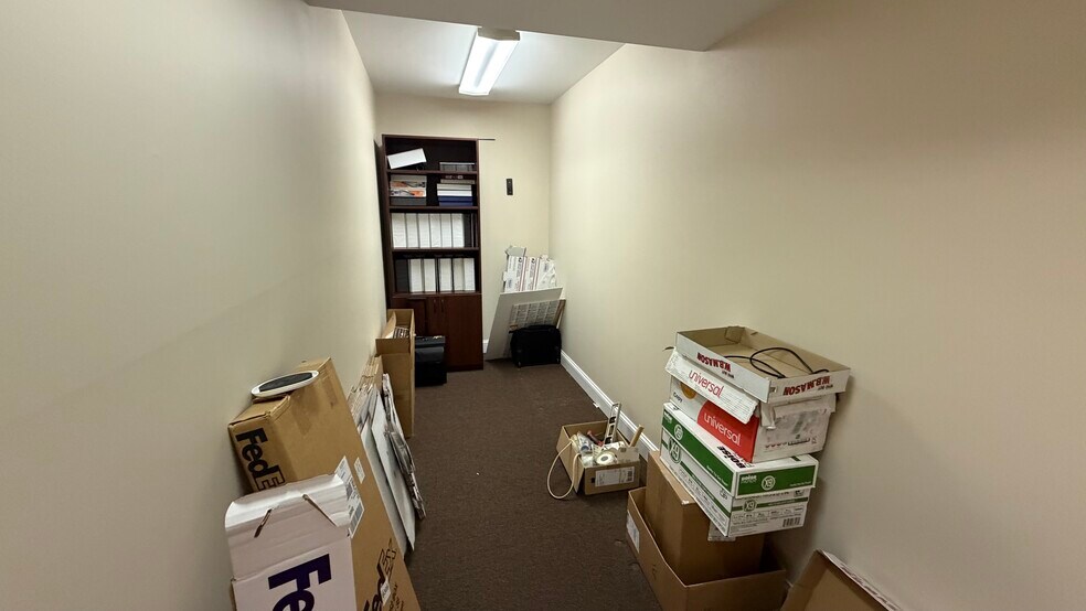 More Photos Of 205 State Route 31 N, Washington Office Residential For Sale