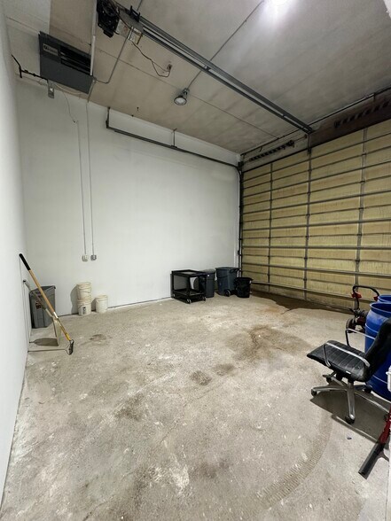 More Photos Of 4600 N Grand River Ave, Lansing Warehouse For Sale