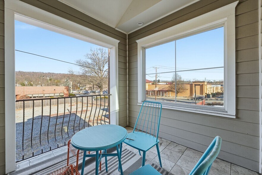 More Photos Of 2932 Vauxhall Rd, Vauxhall Office For Sale