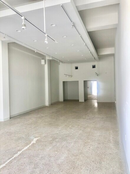 More Photos Of 6621 Biscayne Blvd, Miami Storefront For Sale