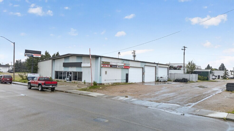 More Photos Of 5018 52 Ave, Tofield Warehouse For Sale