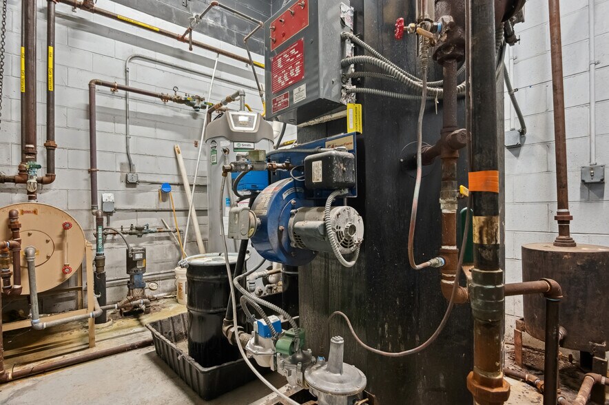 More Photos Of 4314 Henderson Dr, Jacksonville Freestanding For Sale