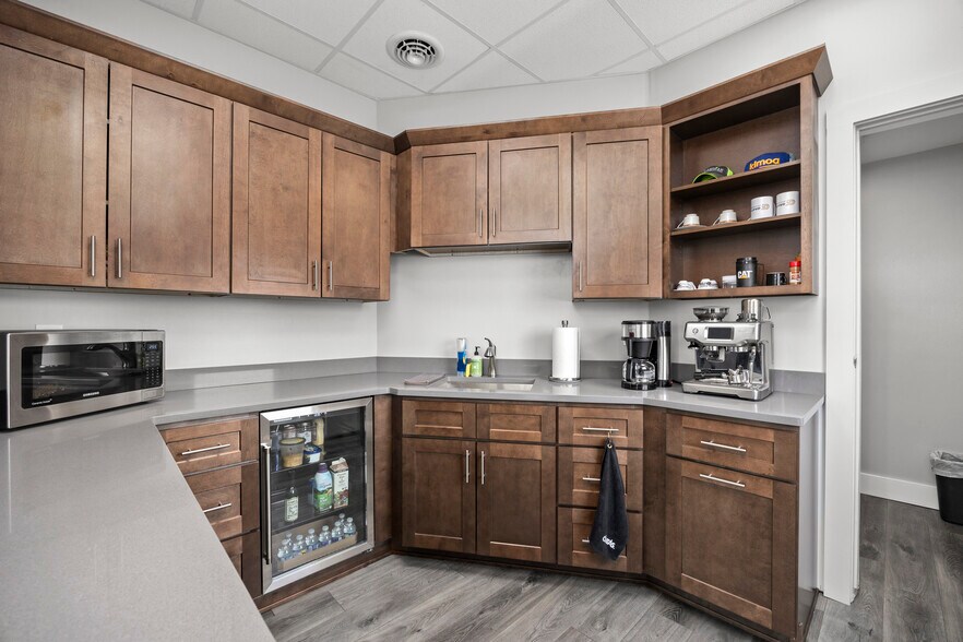 More Photos Of 1033 Cleveland Rd, Sandusky Auto Dealership For Sale