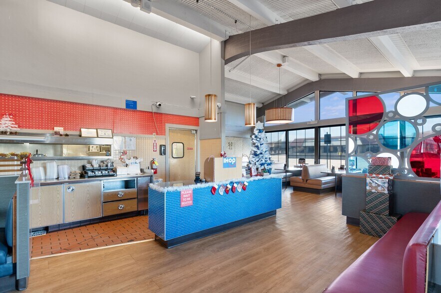 More Photos Of 4860 Boulder Hwy, Las Vegas Restaurant For Sale