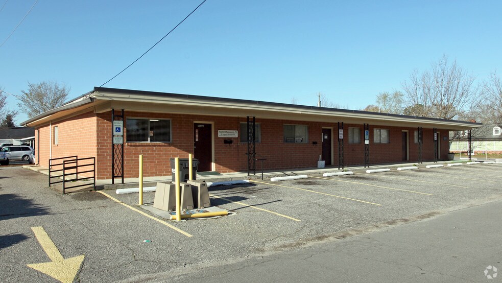 More Photos Of 706 Wilkins St, Smithfield Medical For Lease