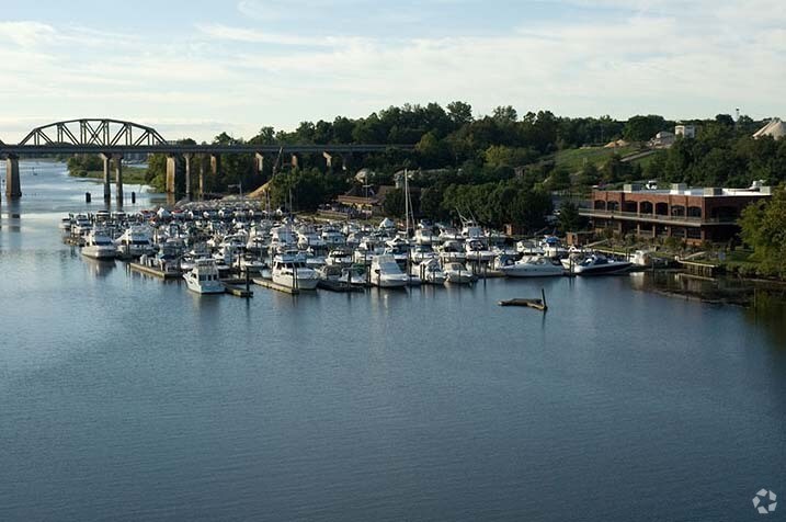 More Photos Of 13200 Marina Way, Woodbridge Office For Lease