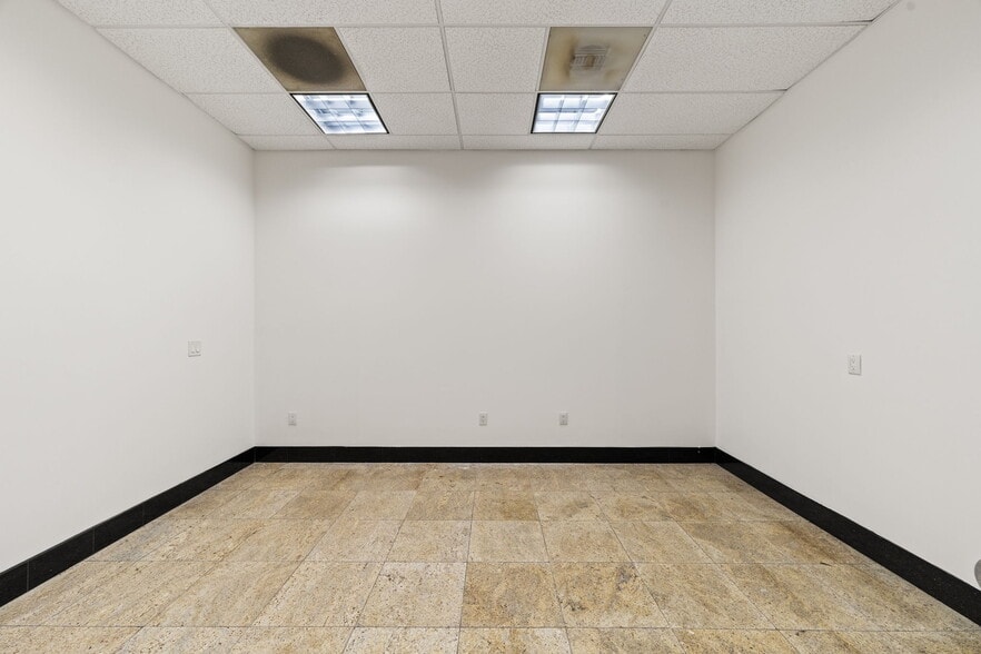 More Photos Of 554 E San Bernardino Rd, Covina Medical For Lease