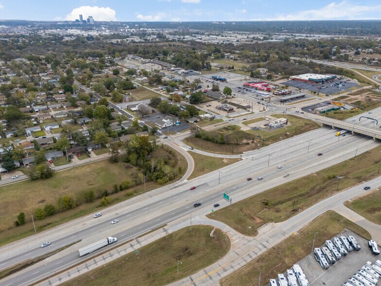 More Photos Of 1823 W 51st St, Tulsa Freestanding For Sale