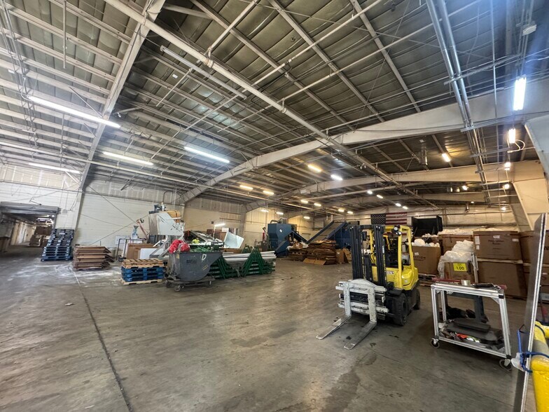 More Photos Of 3600 E 45th Ave, Denver Manufacturing For Sale