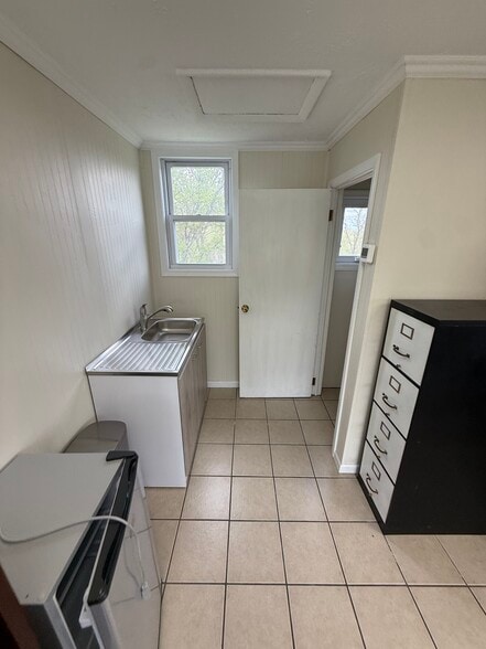 More Photos Of 111 Steubenville Pike, Burgettstown Office For Sale
