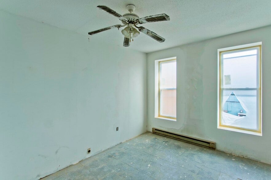 More Photos Of 445-447 High St, Holyoke Storefront Retail Residential For Sale