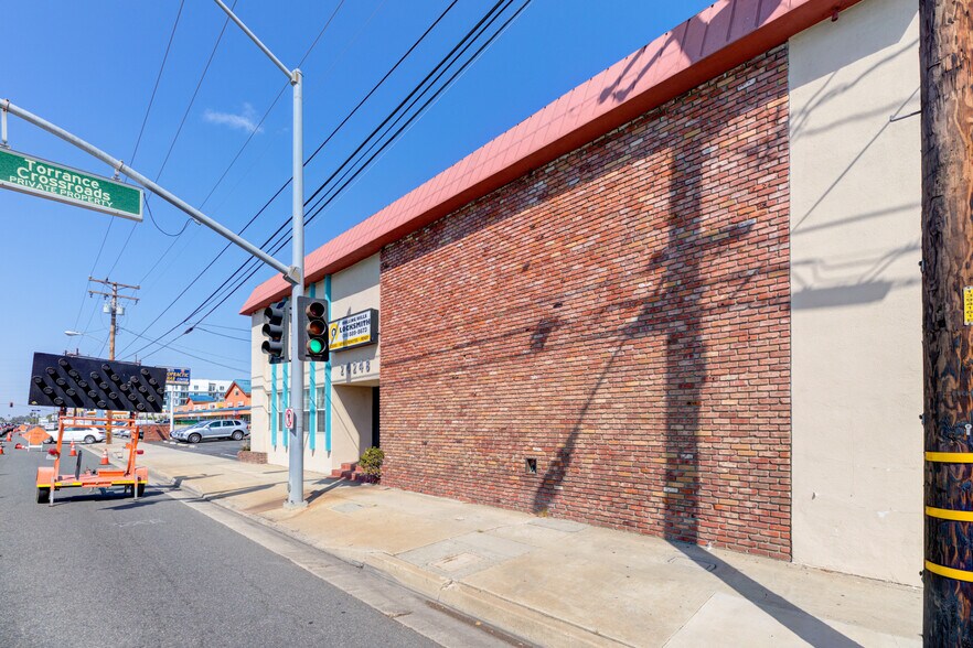 More Photos Of 24248 Crenshaw Blvd, Torrance Office For Sale