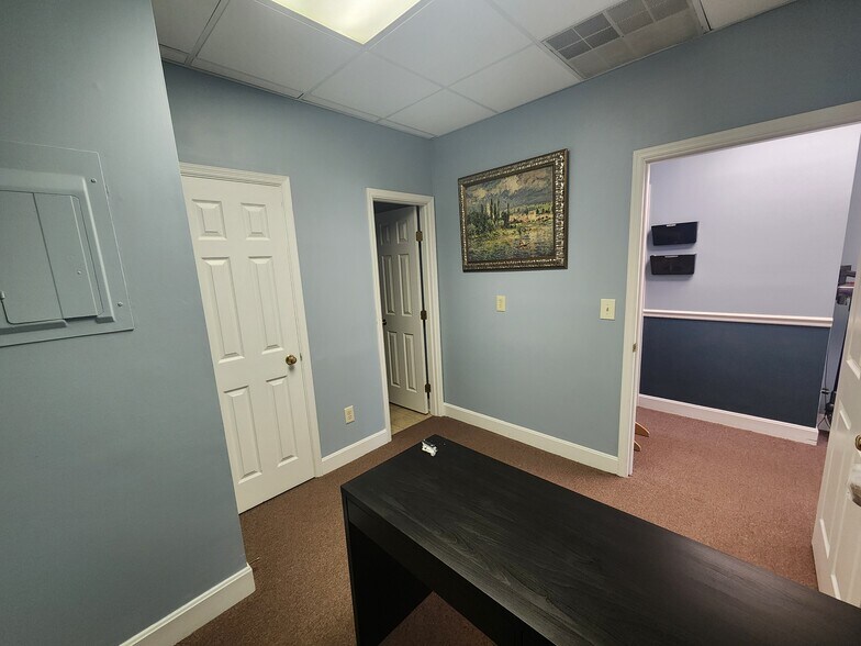 More Photos Of 4727 Cornell Rd, Blue Ash Office For Lease