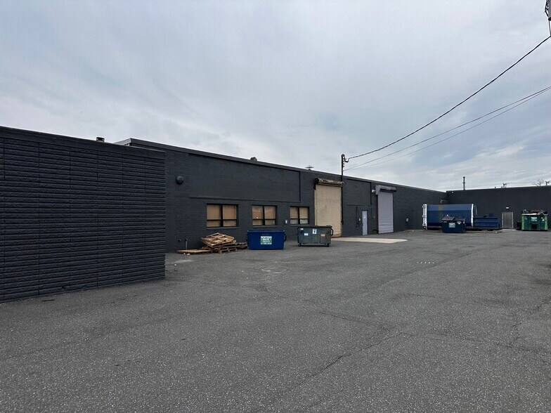 More Photos Of 160 Marine St, Farmingdale Warehouse For Lease