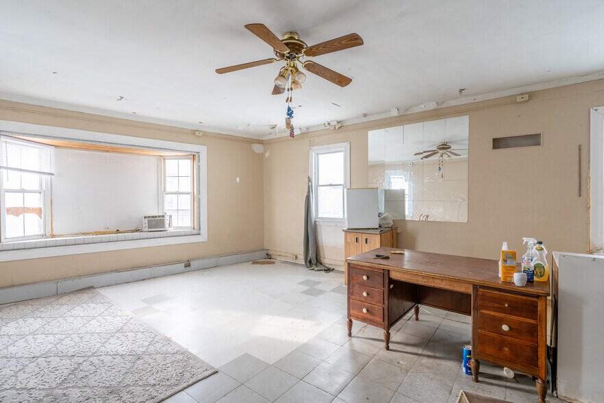 More Photos Of 392 Lyell Ave, Rochester Bar For Sale