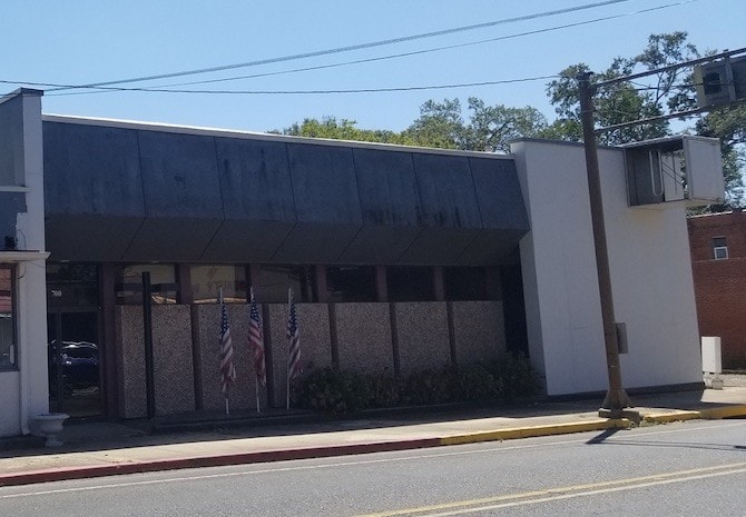 Primary Photo Of 700 Main St, Pineville Bank For Lease