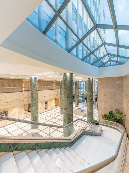 More Photos Of 841 Prudential Dr, Jacksonville Office For Lease