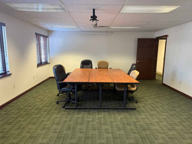 More Photos Of 5092 Lovers Ln, Portage Office For Sale